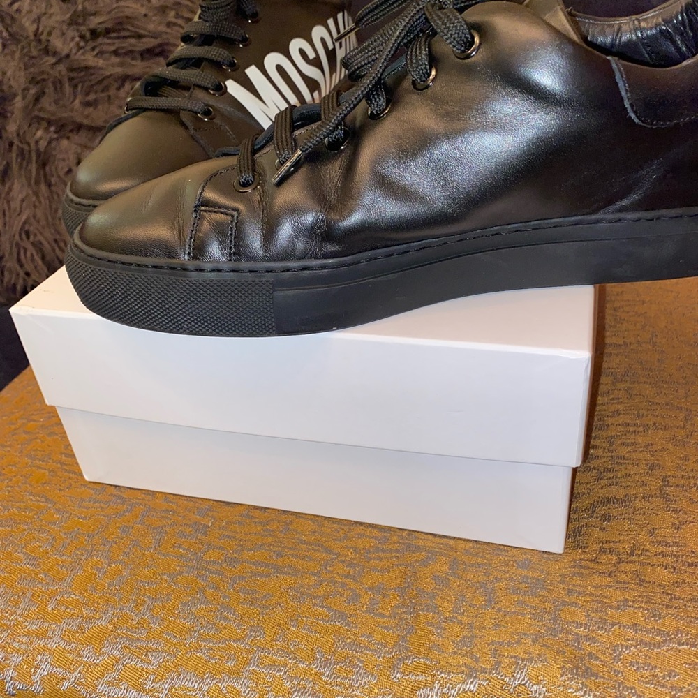 very comfortable only use it once authentic leather